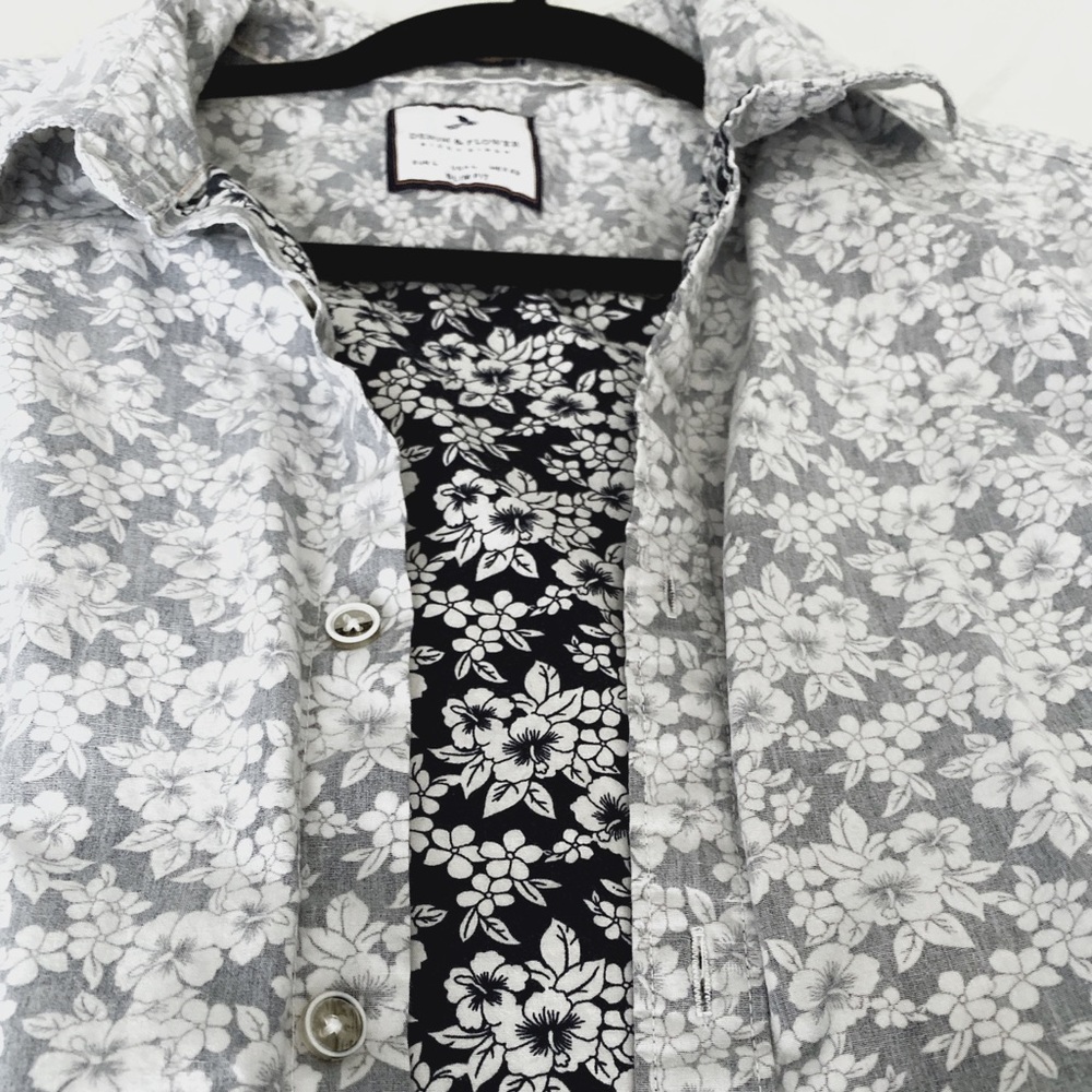 Denim &Flower shortsleeved shirt - Picture 2 of 4